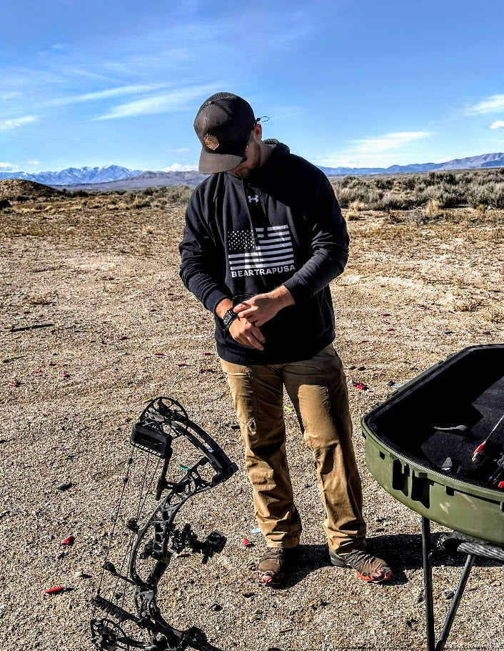 BearTrapUSA Topo Under Armour® hoodie